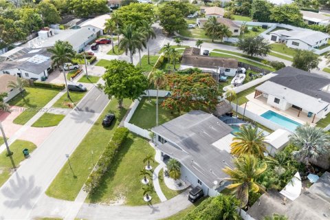 House in Cutler Bay, Florida 3 bedrooms, 150.32 sq.m. № 1836495 - photo 9