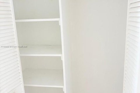 Condominio en venta en Miami Beach, Florida, 37.35 m2 № 1818501 - foto 9