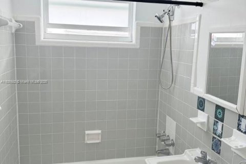 Condominio en venta en Miami Beach, Florida, 37.35 m2 № 1818501 - foto 4