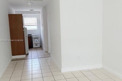 Condominio en venta en Miami Beach, Florida, 37.35 m2 № 1818501 - foto 3