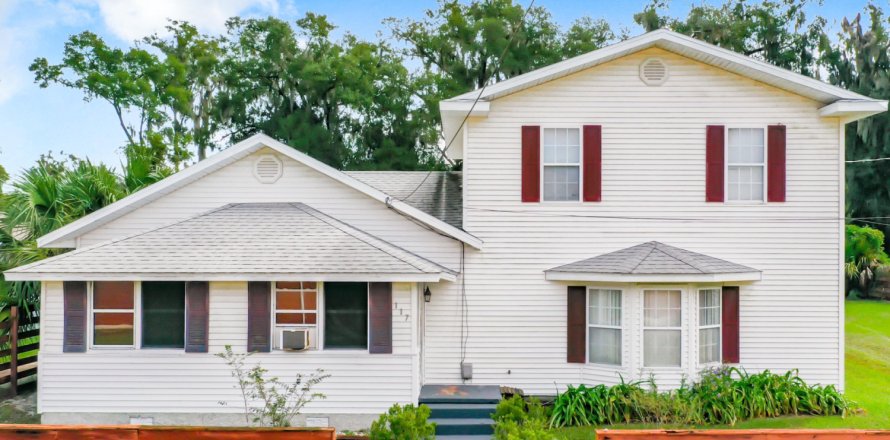 House in Palatka, Florida 3 bedrooms, 191.1 sq.m. № 773642