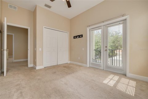 Townhouse in Saint Petersburg, Florida 3 bedrooms, 134.24 sq.m. № 2210334 - photo 29