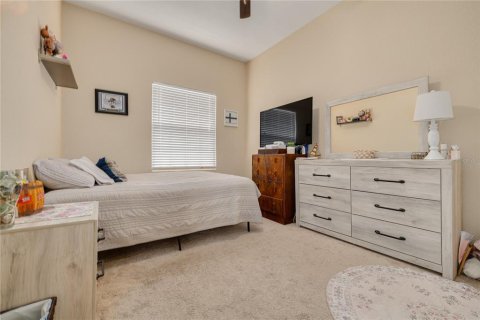 Townhouse in Saint Petersburg, Florida 3 bedrooms, 134.24 sq.m. № 2210334 - photo 26