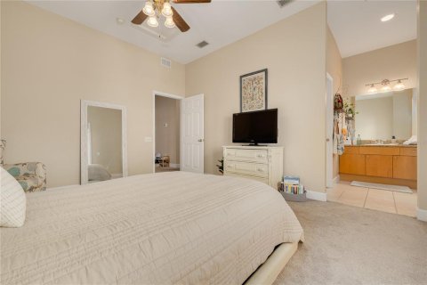 Townhouse in Saint Petersburg, Florida 3 bedrooms, 134.24 sq.m. № 2210334 - photo 22
