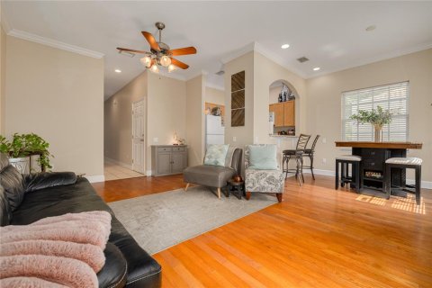 Townhouse in Saint Petersburg, Florida 3 bedrooms, 134.24 sq.m. № 2210334 - photo 8