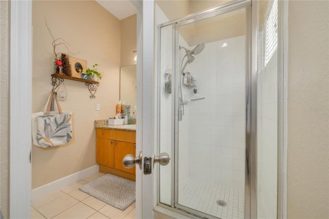 Townhouse in Saint Petersburg, Florida 3 bedrooms, 134.24 sq.m. № 2210334 - photo 24