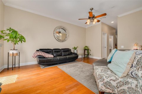 Townhouse in Saint Petersburg, Florida 3 bedrooms, 134.24 sq.m. № 2210334 - photo 7
