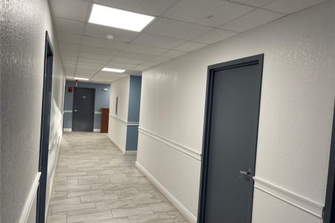 Propiedad comercial en alquiler en Seminole, Florida, 2432.65 m2 № 1549055 - foto 6