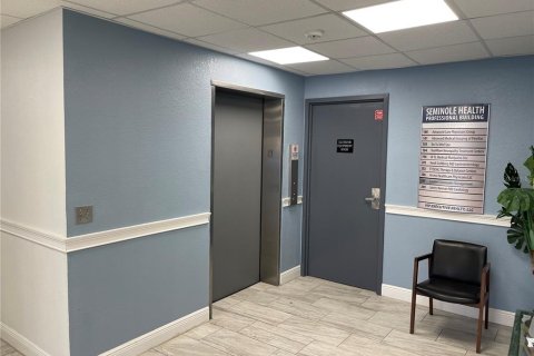 Propiedad comercial en alquiler en Seminole, Florida, 2432.65 m2 № 1549055 - foto 5