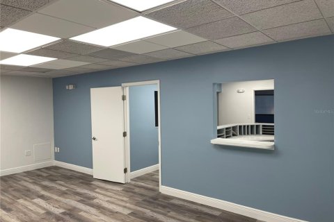 Propiedad comercial en alquiler en Seminole, Florida, 2432.65 m2 № 1549055 - foto 7