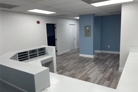 Propiedad comercial en alquiler en Seminole, Florida, 2432.65 m2 № 1549055 - foto 16