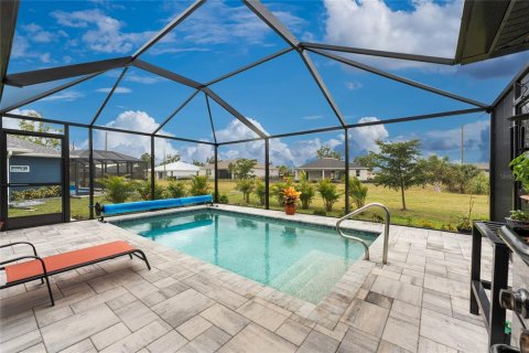 House in Punta Gorda, Florida 3 bedrooms, 152.64 sq.m. № 1718675 - photo 2