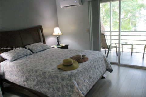 Condominio en venta en Deerfield Beach, Florida, 1 dormitorio, 54.35 m2 № 2007019 - foto 2