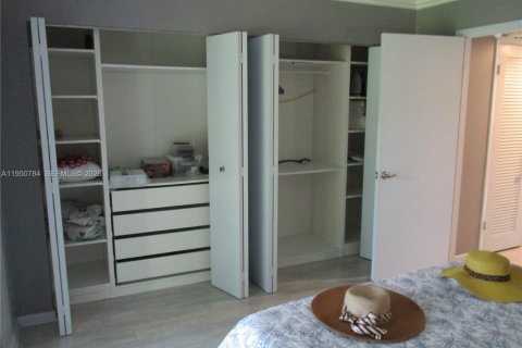 Condominio en venta en Deerfield Beach, Florida, 1 dormitorio, 54.35 m2 № 2007019 - foto 4