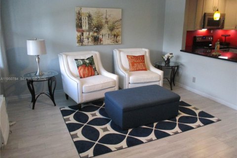 Condominio en venta en Deerfield Beach, Florida, 1 dormitorio, 54.35 m2 № 2007019 - foto 19