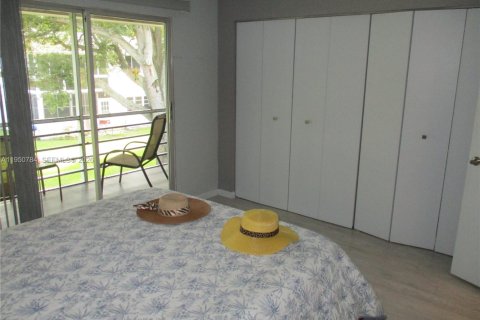 Condominio en venta en Deerfield Beach, Florida, 1 dormitorio, 54.35 m2 № 2007019 - foto 3