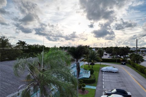 Condominio en venta en Deerfield Beach, Florida, 1 dormitorio, 54.35 m2 № 2007019 - foto 7