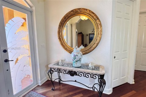 House in Miami, Florida 3 bedrooms, 252.88 sq.m. № 1984580 - photo 15