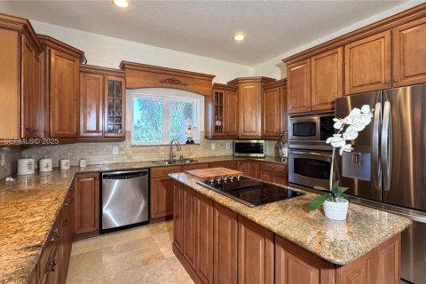 House in Miami, Florida 3 bedrooms, 252.88 sq.m. № 1984580 - photo 20