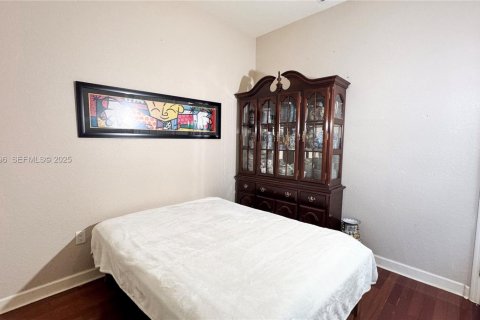 House in Miami, Florida 3 bedrooms, 252.88 sq.m. № 1984580 - photo 28