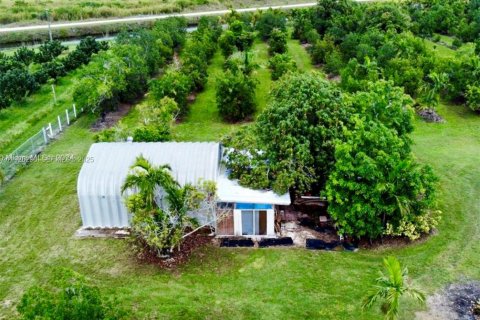 House in Miami, Florida 3 bedrooms, 252.88 sq.m. № 1984580 - photo 13