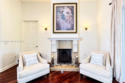 House in Miami, Florida 3 bedrooms, 252.88 sq.m. № 1984580 - photo 16