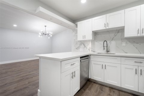Condominio en venta en Miami, Florida, 3 dormitorios, 144 m2 № 1946585 - foto 8