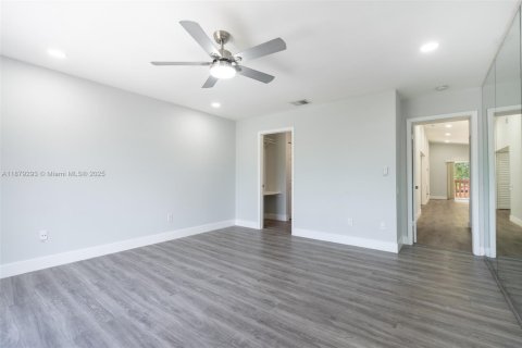 Condominio en venta en Miami, Florida, 3 dormitorios, 144 m2 № 1946585 - foto 16