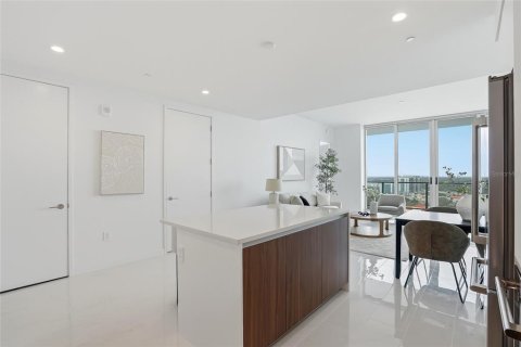 Copropriété à louer à Saint Petersburg, Floride: 2 chambres, 125.23 m2 № 2105116 - photo 9