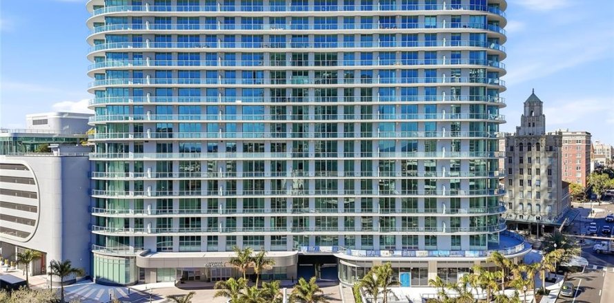 Condo à Saint Petersburg, Floride, 2 chambres  № 2105116