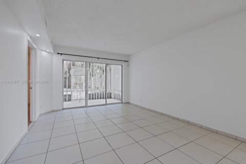 Купить кондоминиум в Майами, Флорида 2 спальни, 113.71м2, № 1998560 - фото 5