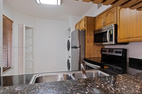 Купить кондоминиум в Майами, Флорида 2 спальни, 113.71м2, № 1998560 - фото 9