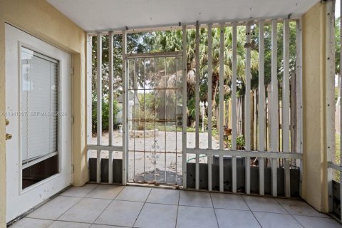 Купить кондоминиум в Майами, Флорида 2 спальни, 113.71м2, № 1998560 - фото 19