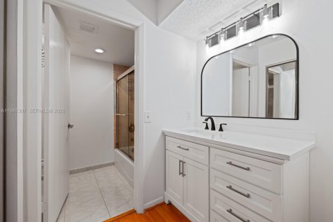 Купить кондоминиум в Майами, Флорида 2 спальни, 113.71м2, № 1998560 - фото 14