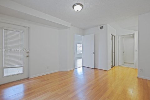 Купить кондоминиум в Майами, Флорида 2 спальни, 113.71м2, № 1998560 - фото 13