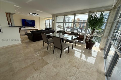 Condominio en venta en Hallandale Beach, Florida, 2 dormitorios, 132.85 m2 № 2052193 - foto 6