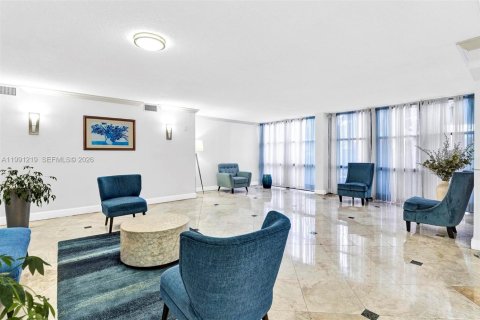 Condominio en venta en Hallandale Beach, Florida, 2 dormitorios, 132.85 m2 № 2052193 - foto 28