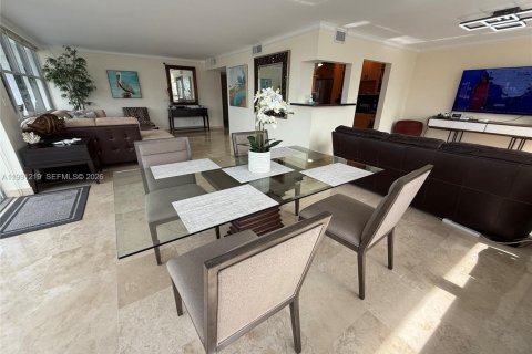 Condominio en venta en Hallandale Beach, Florida, 2 dormitorios, 132.85 m2 № 2052193 - foto 8