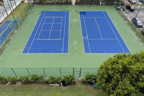 Condominio en venta en Hallandale Beach, Florida, 2 dormitorios, 132.85 m2 № 2052193 - foto 18