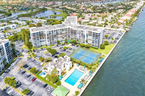 Condominio en venta en Hallandale Beach, Florida, 2 dormitorios, 132.85 m2 № 2052193 - foto 23