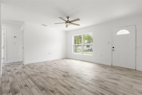 Casa en venta en New Port Richey, Florida, 3 dormitorios, 95.22 m2 № 1684582 - foto 4