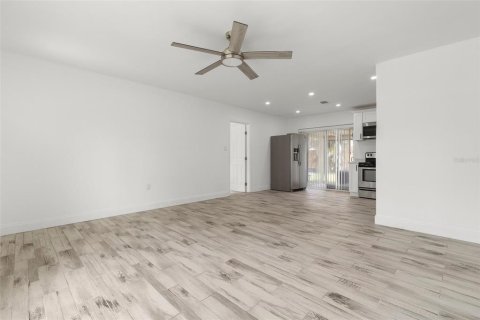 Casa en venta en New Port Richey, Florida, 3 dormitorios, 95.22 m2 № 1684582 - foto 5