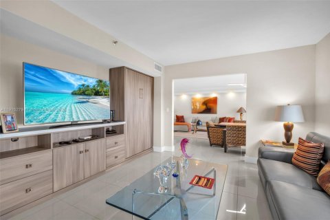 Снять в аренду кондоминиум в Помпано-Бич, Флорида 3 спальни, 159.42м2, № 1970737 - фото 26