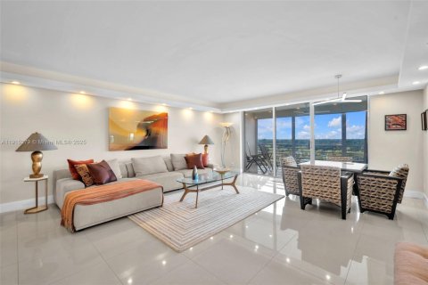 Снять в аренду кондоминиум в Помпано-Бич, Флорида 3 спальни, 159.42м2, № 1970737 - фото 20