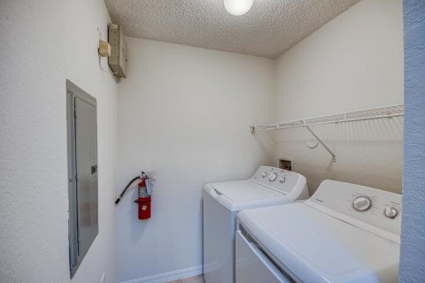 Condo in Palm Beach Gardens, Florida, 2 bedrooms  № 2193914 - photo 2
