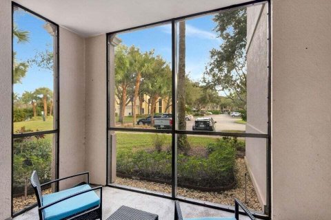 Condo in Palm Beach Gardens, Florida, 2 bedrooms  № 2193914 - photo 26