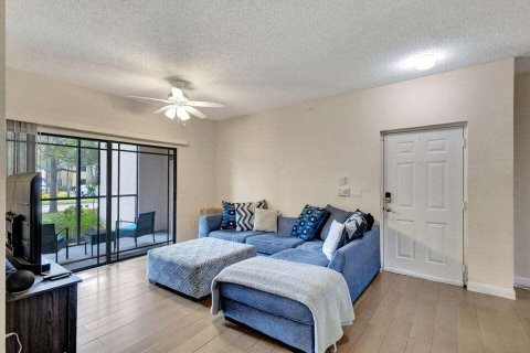 Condo in Palm Beach Gardens, Florida, 2 bedrooms  № 2193914 - photo 15