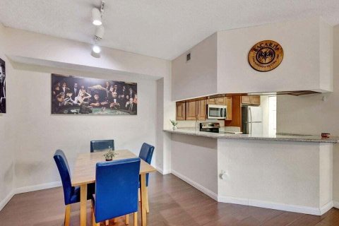 Condo in Palm Beach Gardens, Florida, 2 bedrooms  № 2193914 - photo 17