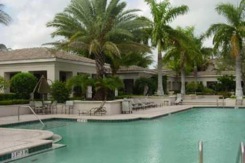 Condo in Palm Beach Gardens, Florida, 2 bedrooms  № 2193914 - photo 11