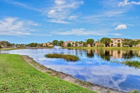 Condo in Palm Beach Gardens, Florida, 2 bedrooms  № 2193914 - photo 27
